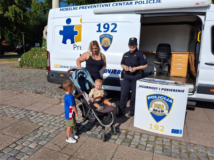 Slika /2025/Čakovec trg preventivna akcija 11072025/1.jpeg